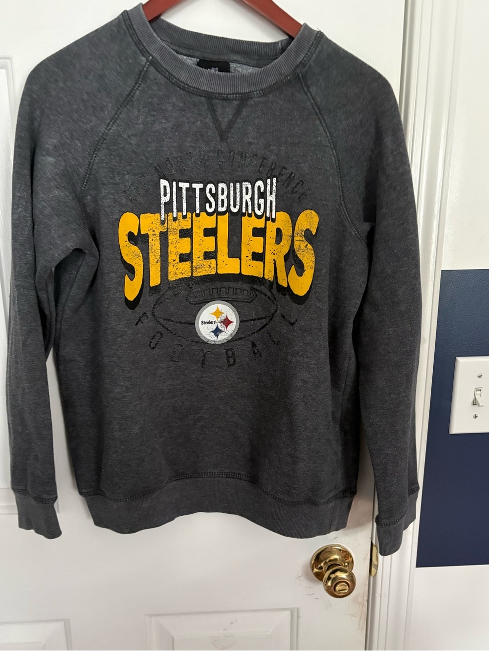 Pittsburgh Steelers Gray Crewneck Sweatshirt